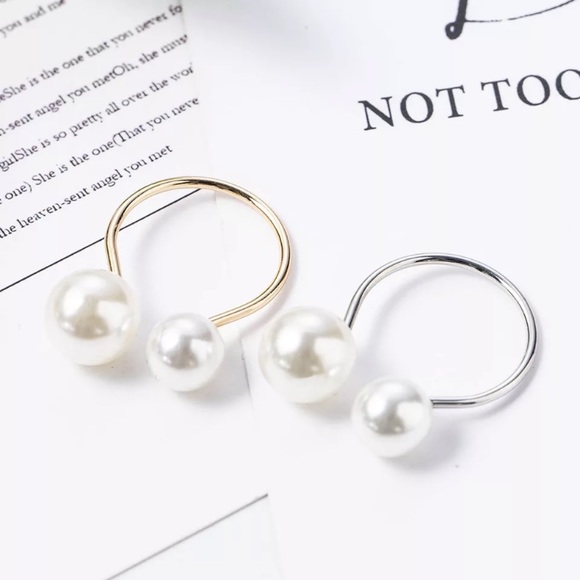 🔴5/$15🔴CLEARANCE Two Pearl Gold Simple Ring NEW - Picture 9 of 15